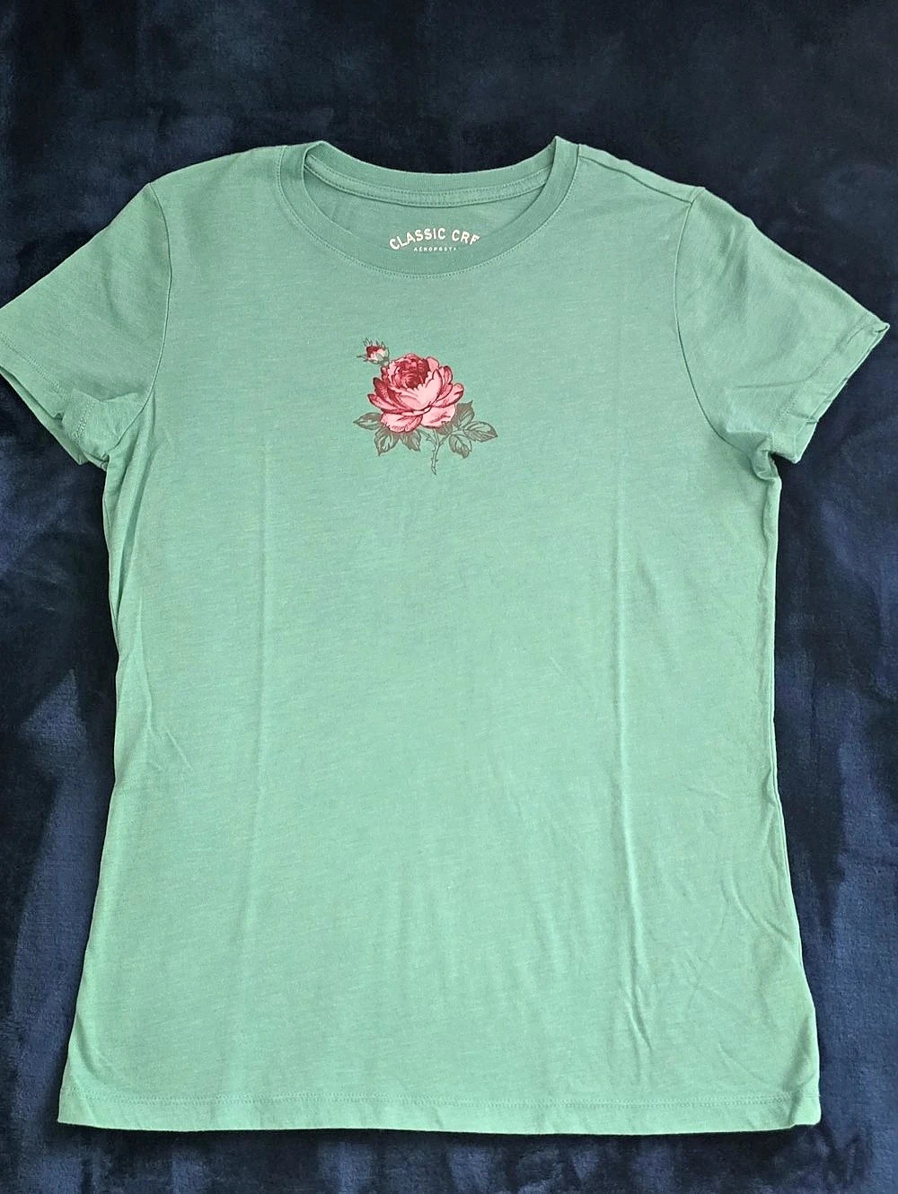 Aeropostale Classic Crew Rose Graphic Tee Floral Graphic Tee in Green Size Large